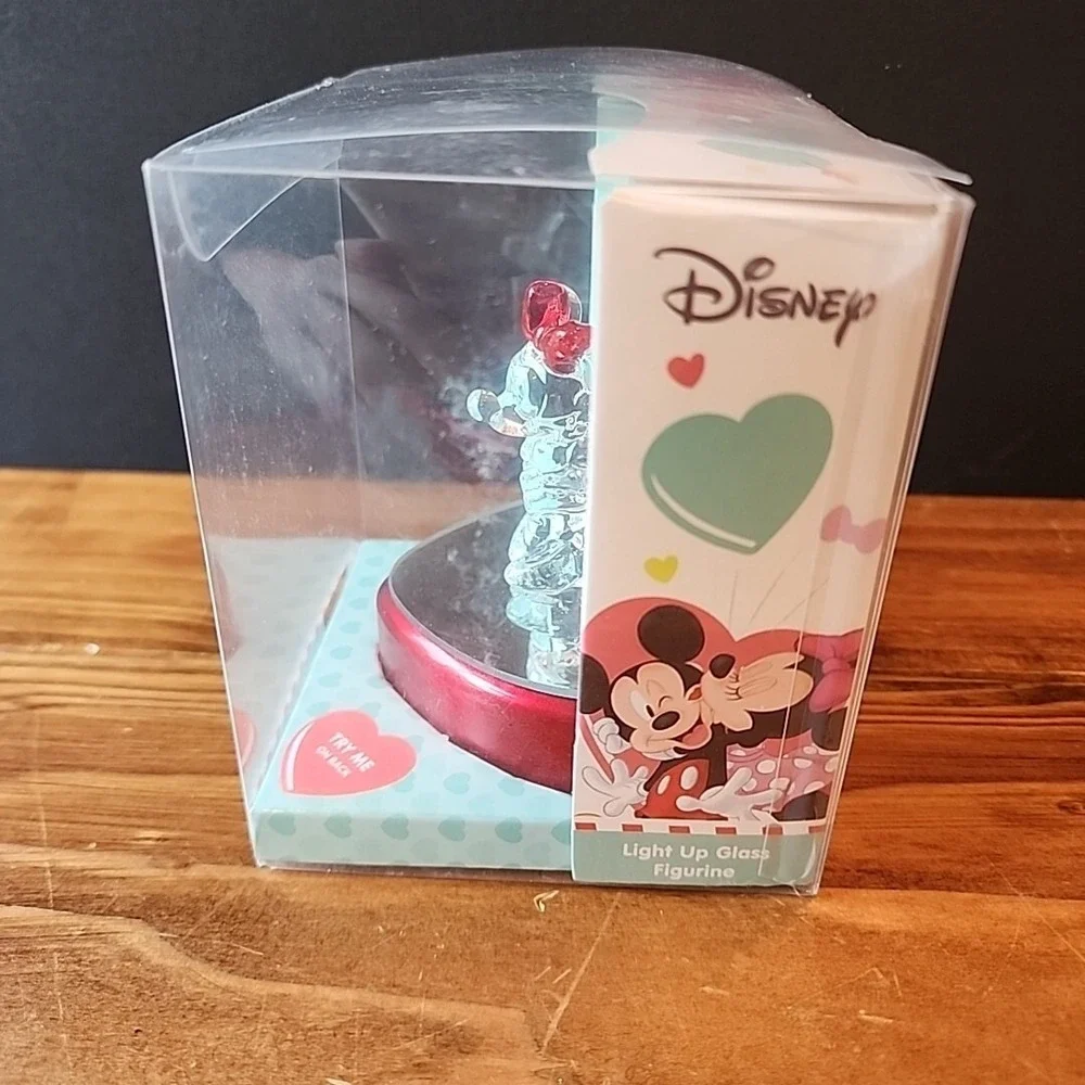Disney Minnie Mouse Light Up‎ Glass Figurine Valentine's Day New in Box Works